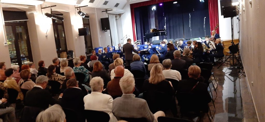 Concerto della Filarmonica Maniago con la sala gremita